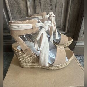 New Suede Ugg Wittley Espadrille Wedge Sandal Size 8.5